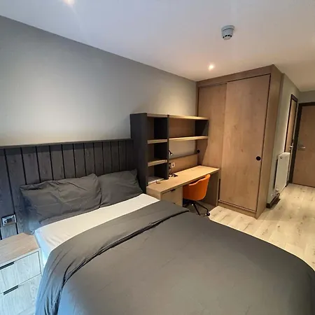 Apartment Port On The Square Five Bedroom Flat *