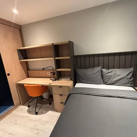 Port On The Square Five Bedroom Flat